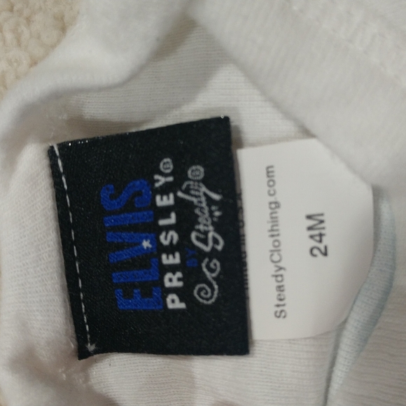 Elvis Presley "Ain't Nothin But A Hound Dog Onesie 24 Months - Picture 3 of 5